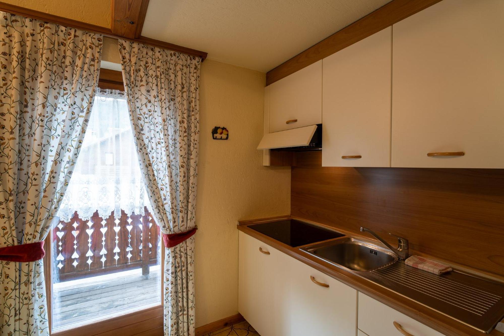 ليفينو Residence L'Arcobi المظهر الخارجي الصورة